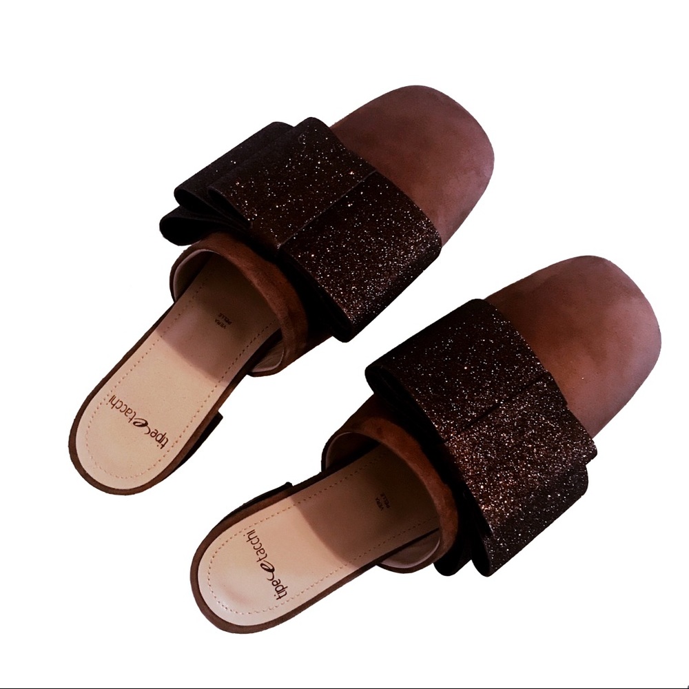 NIB Tipe e Tacchi suede leather mules 37